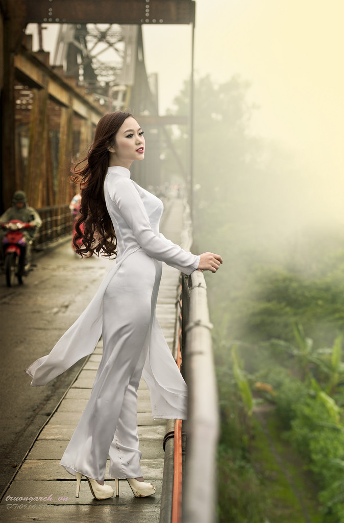 丰满的少妇视频高清观看